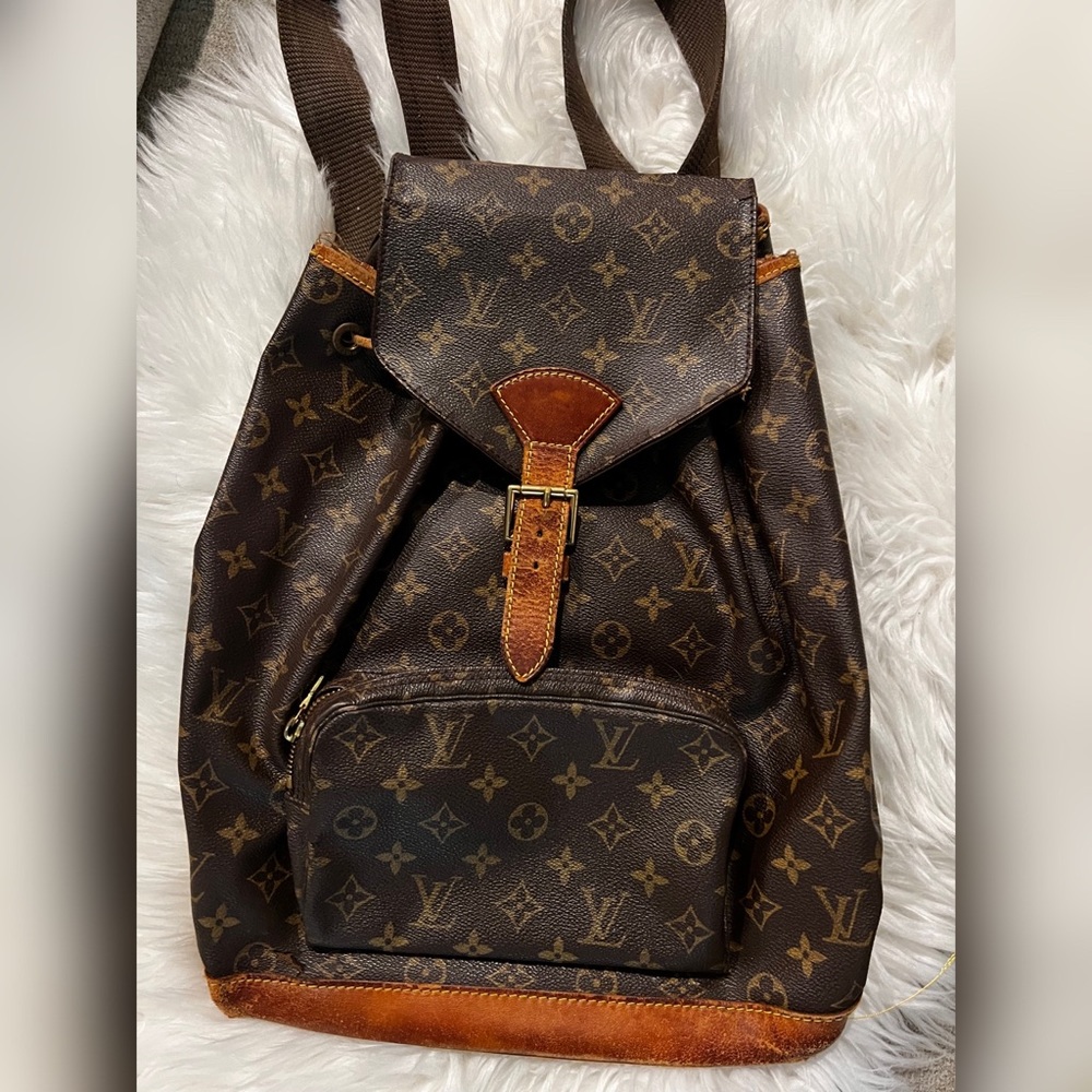 Authentic Vintage Louis Vuitton "Montsouris" GM